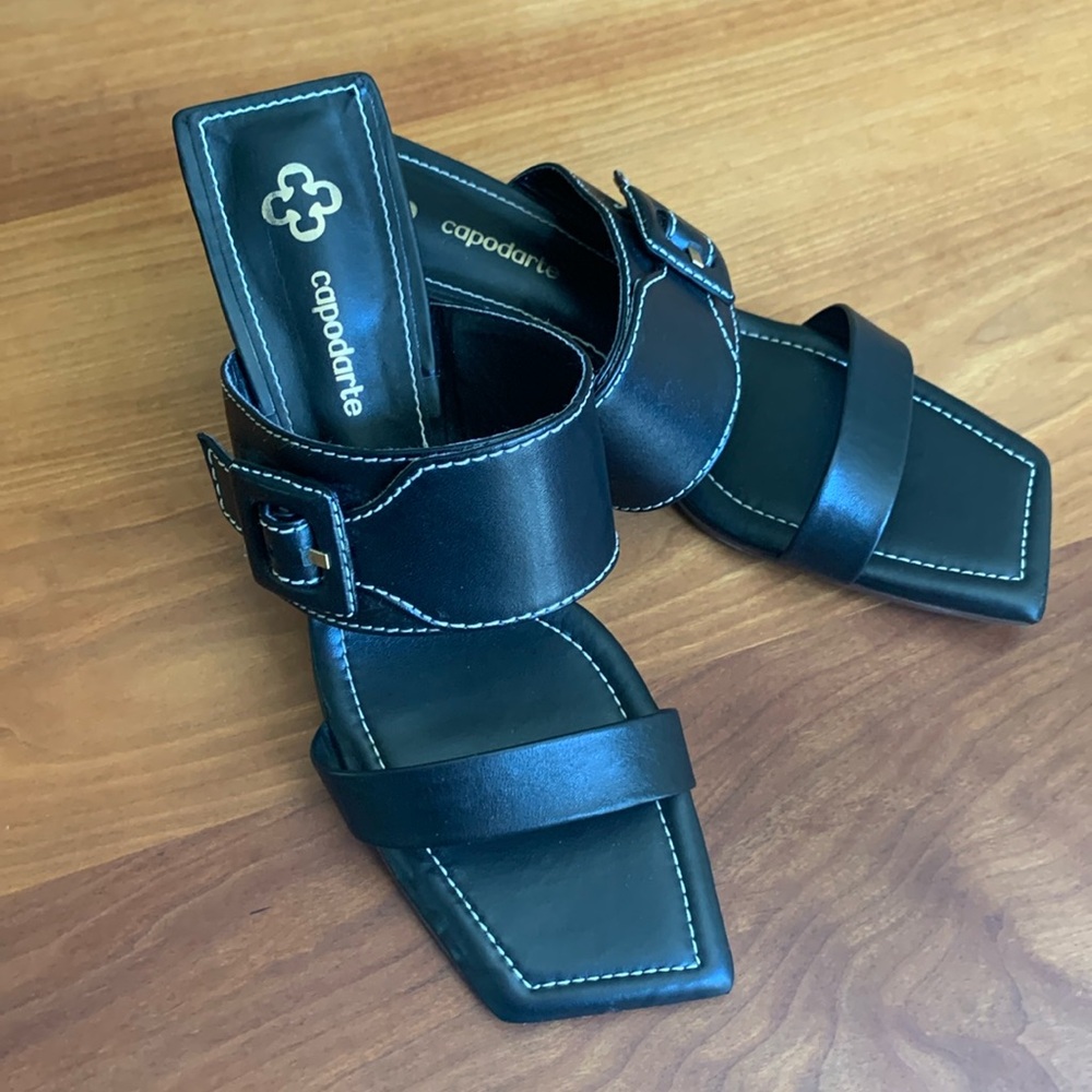 Used a handful of times , it’s 8 U.S size original black leather , made Brazil